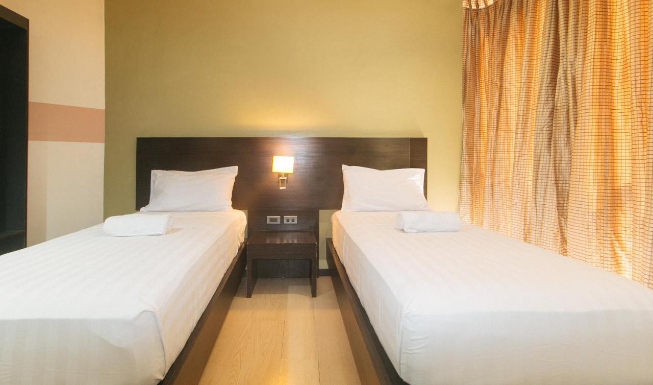 Lorenzzo Suites Hotel Makati City Esterno foto