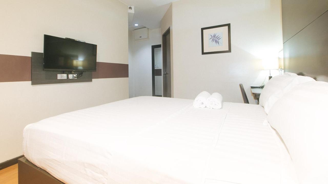 Lorenzzo Suites Hotel Makati City Esterno foto
