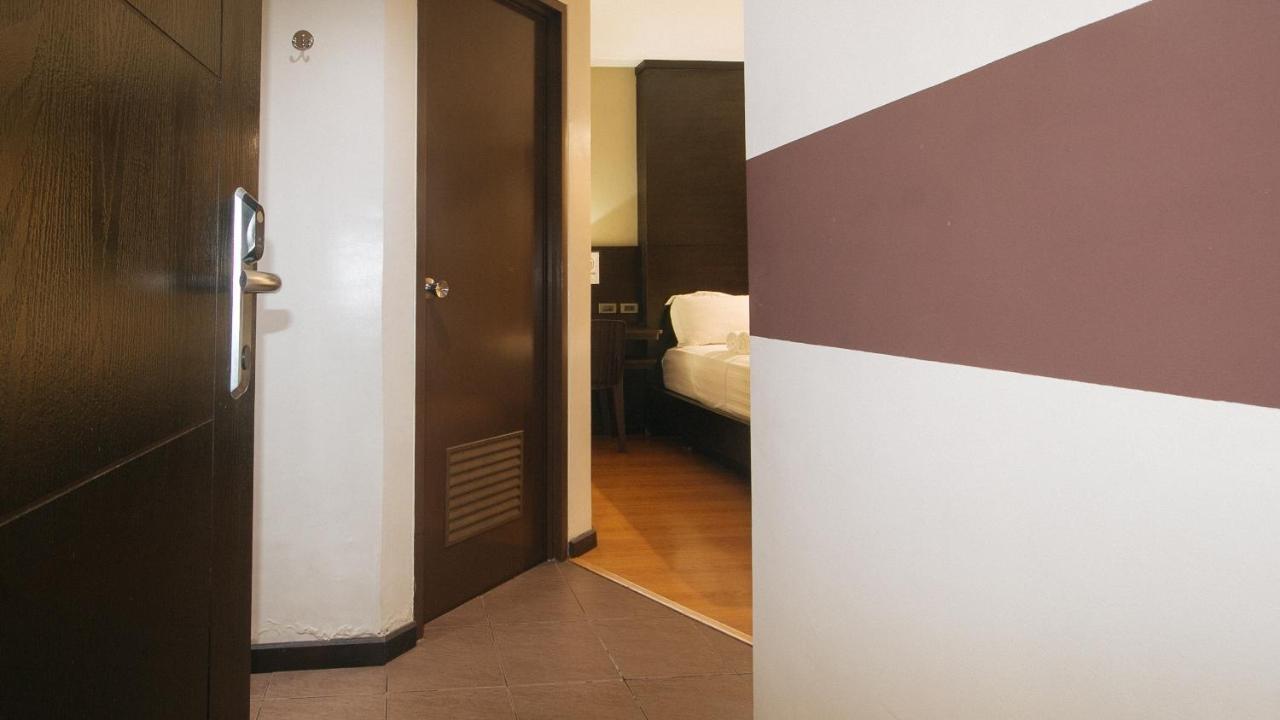 Lorenzzo Suites Hotel Makati City Esterno foto