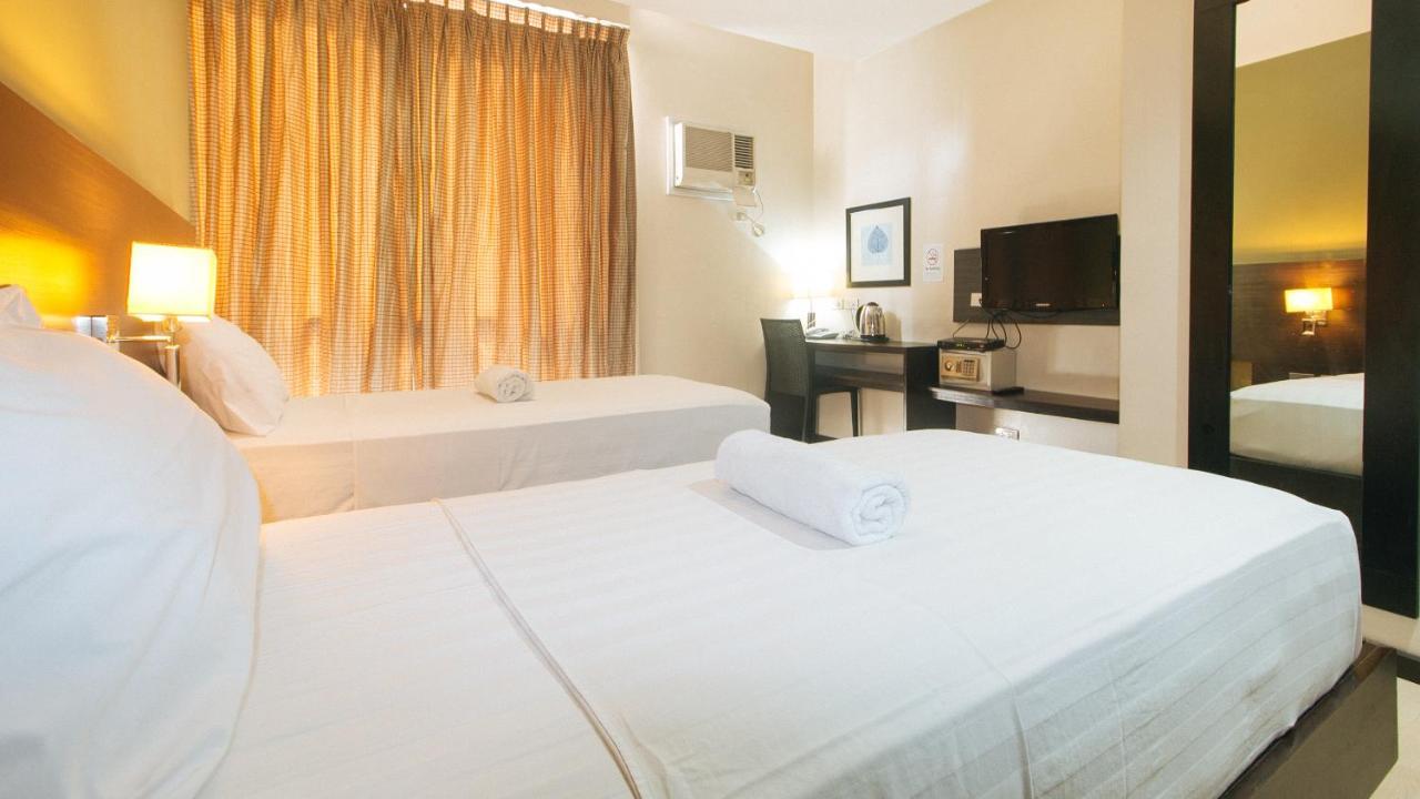 Lorenzzo Suites Hotel Makati City Esterno foto