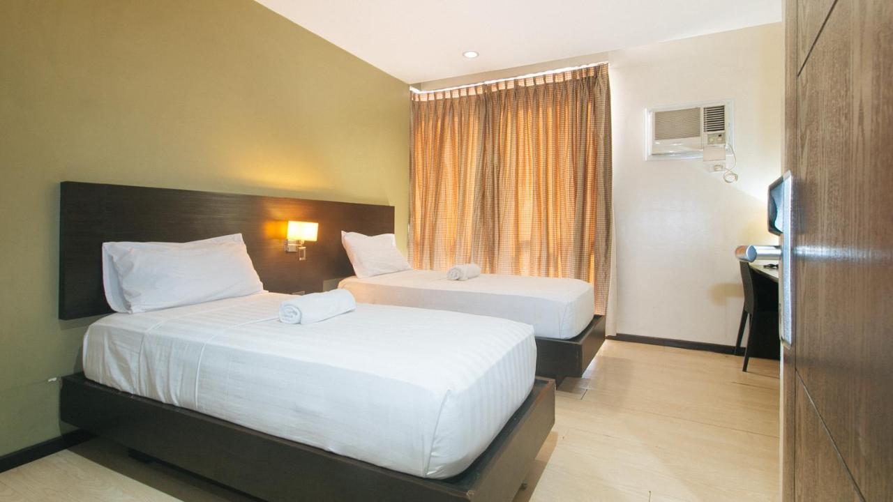 Lorenzzo Suites Hotel Makati City Esterno foto